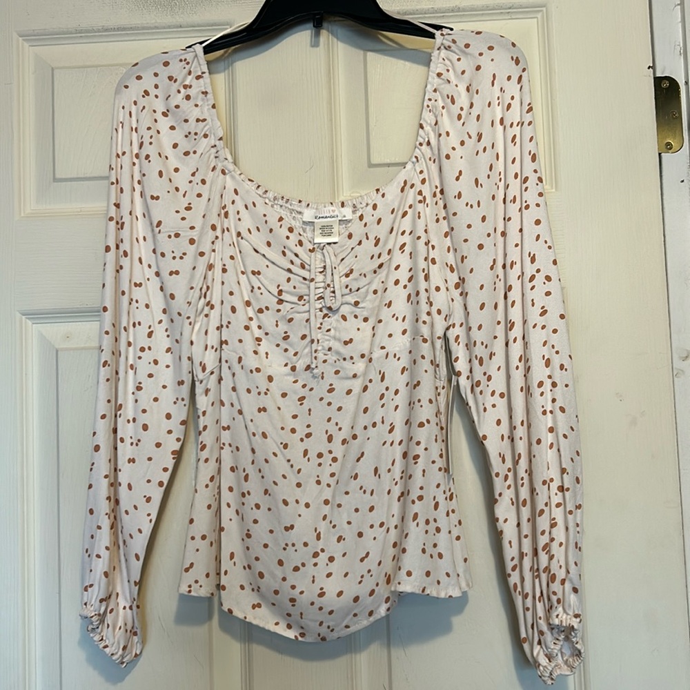Urban Romantics Top Size Medium Tan